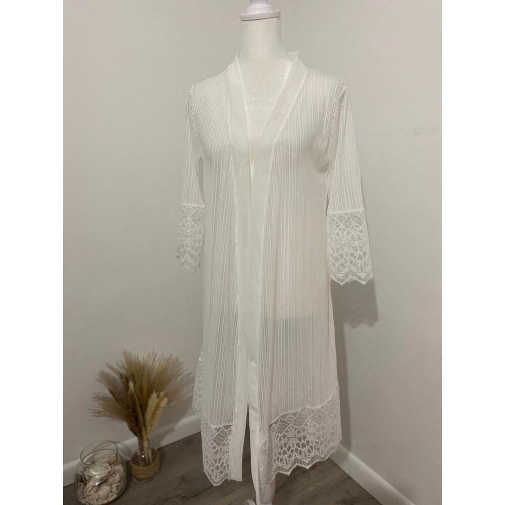 Elegant White Pleated Kimono with Lace Trim -Small-New(0040)